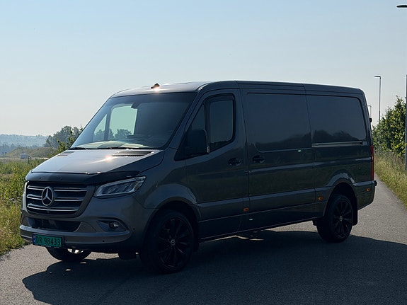 Mercedes-Benz Sprinter 2 of 30