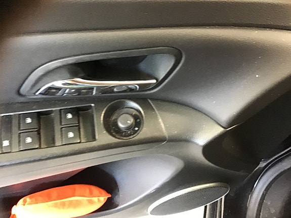 Chevrolet Cruze 11 of 17
