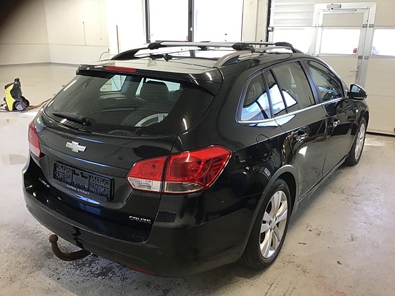 Chevrolet Cruze 3 of 17