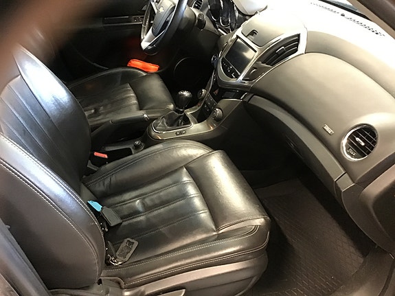 Chevrolet Cruze 7 of 17