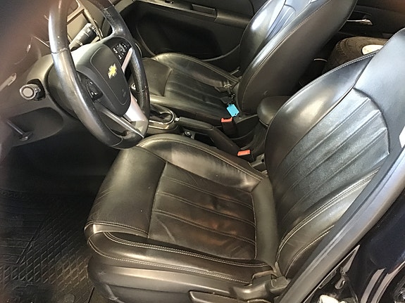Chevrolet Cruze 8 of 17