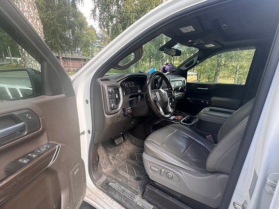 Chevrolet Silverado 1500 12 of 13