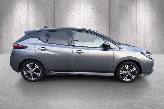 Nissan Leaf 8 of 27