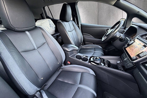 Nissan Leaf 17 of 27