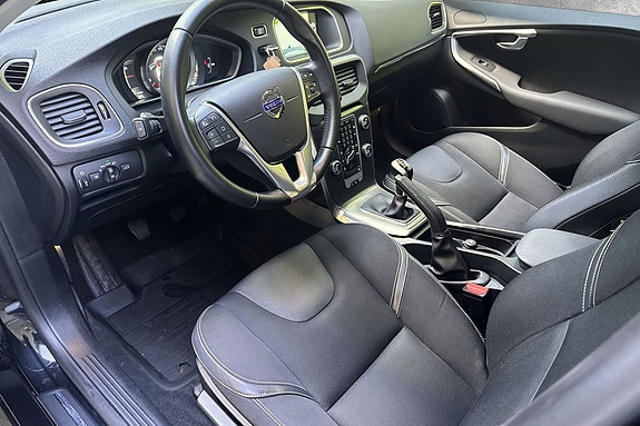 Volvo V40 10 of 12