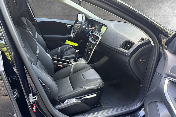Volvo V40 11 of 12