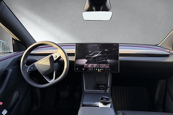 Tesla Model Y 11 of 23