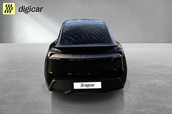 Tesla Model Y 4 of 23