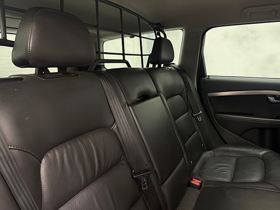 Volvo XC70 23 of 30