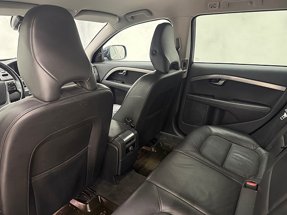 Volvo XC70 22 of 30