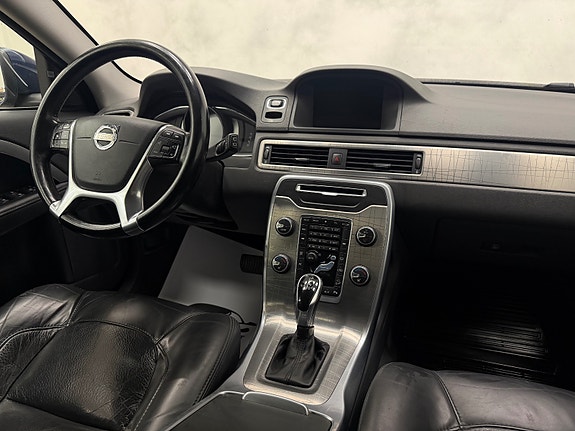 Volvo XC70 18 of 30