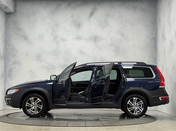 Volvo XC70 13 of 30