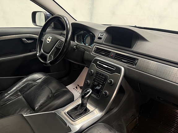 Volvo XC70 26 of 30