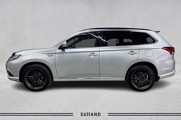 Mitsubishi Outlander 2 of 28