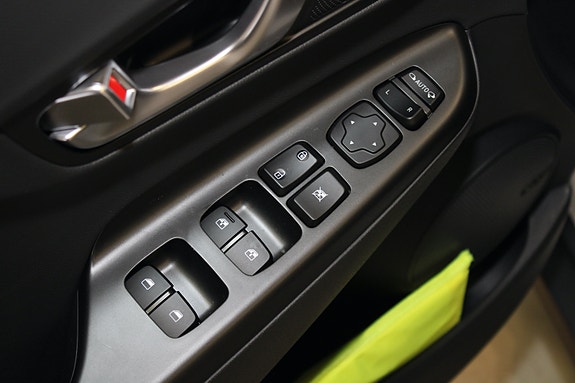 Hyundai Kona 14 of 30