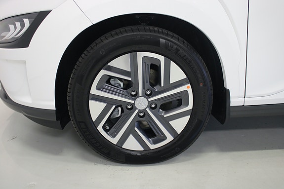 Hyundai Kona 5 of 30