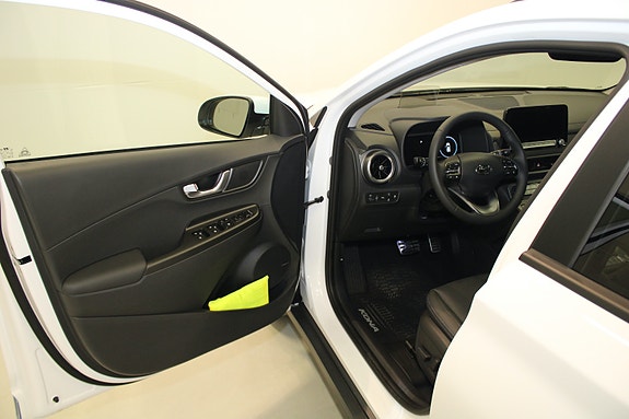 Hyundai Kona 10 of 30