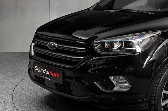 Ford Kuga 3 of 30