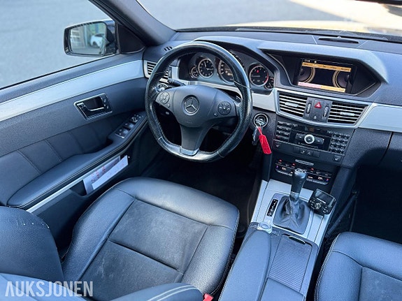 Mercedes-Benz E-Klasse 24 of 30