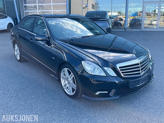Mercedes-Benz E-Klasse 3 of 30