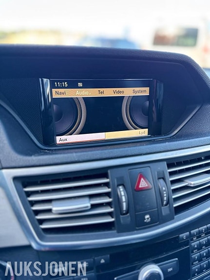 Mercedes-Benz E-Klasse 27 of 30
