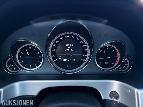 Mercedes-Benz E-Klasse 26 of 30