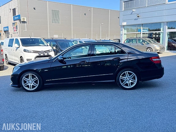 Mercedes-Benz E-Klasse 4 of 30