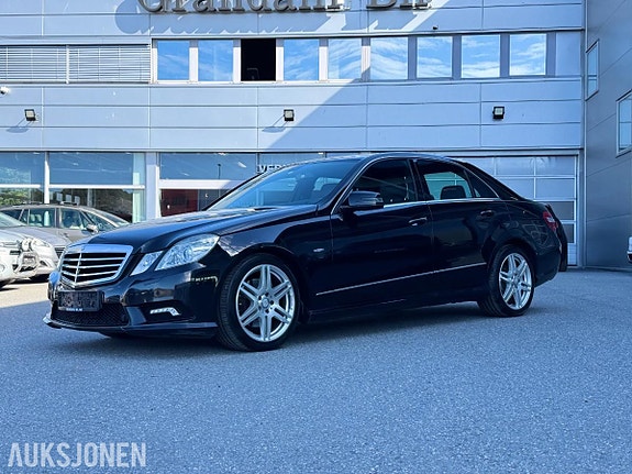 Mercedes-Benz E-Klasse 2 of 30