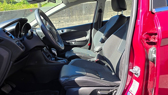 Ford Fiesta 11 of 21