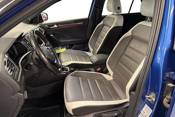Volkswagen T-Roc 8 of 24