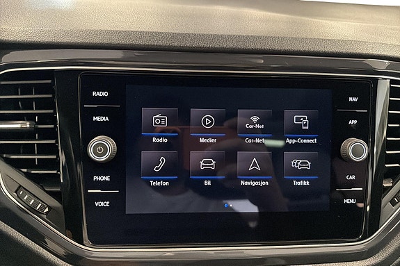 Volkswagen T-Roc 11 of 24