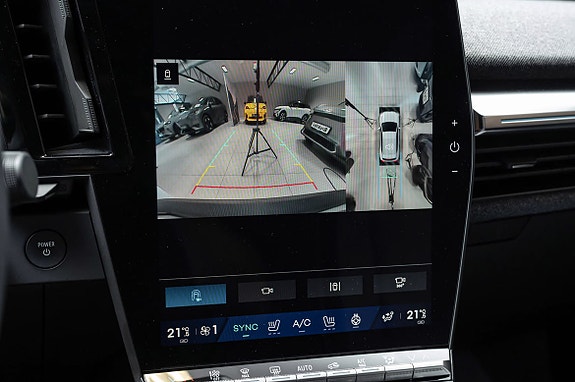 Renault Scenic E-Tech 12 of 26
