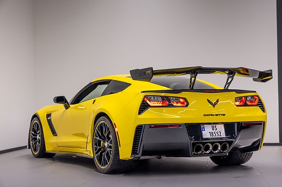 Chevrolet Corvette 18 of 30