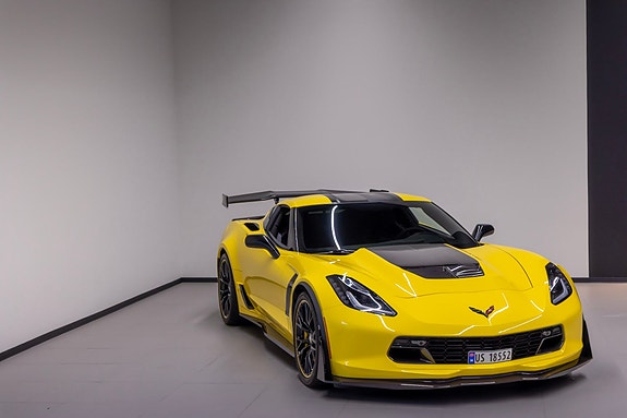 Chevrolet Corvette 2 of 30