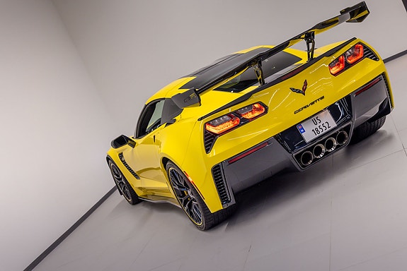 Chevrolet Corvette 23 of 30