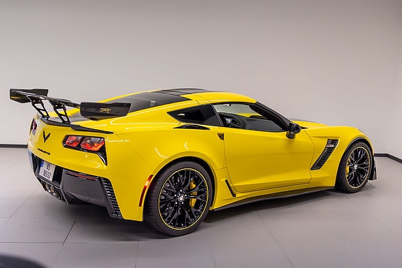 Chevrolet Corvette 21 of 30