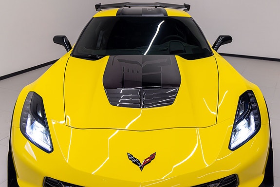 Chevrolet Corvette 9 of 30