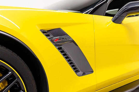 Chevrolet Corvette 8 of 30