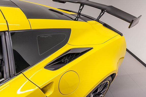 Chevrolet Corvette 12 of 30
