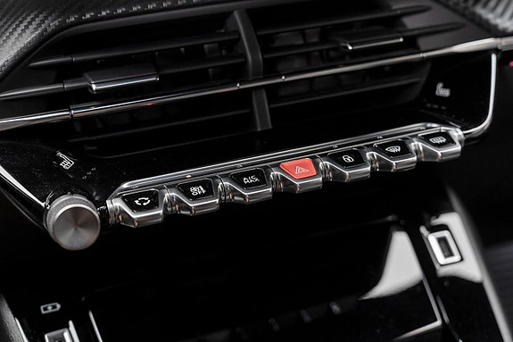 Peugeot e-2008 21 of 29