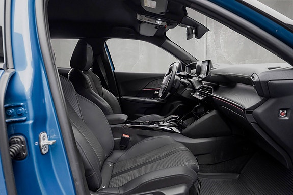 Peugeot e-2008 28 of 29