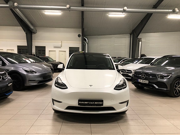 Tesla Model Y 2 of 30