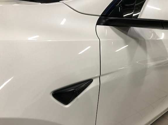Tesla Model Y 6 of 30