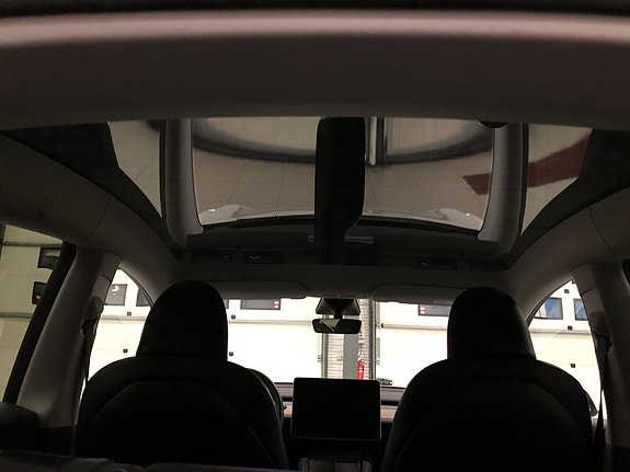 Tesla Model Y 26 of 30