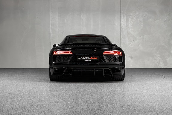 Audi R8 9 of 30