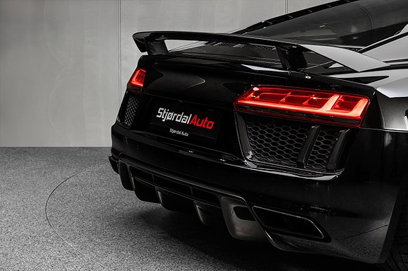 Audi R8 12 of 30