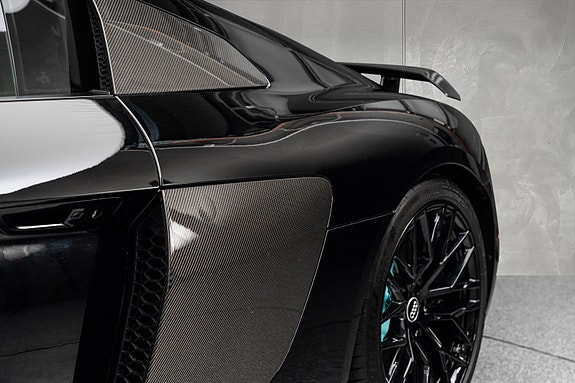 Audi R8 6 of 30