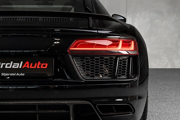 Audi R8 10 of 30