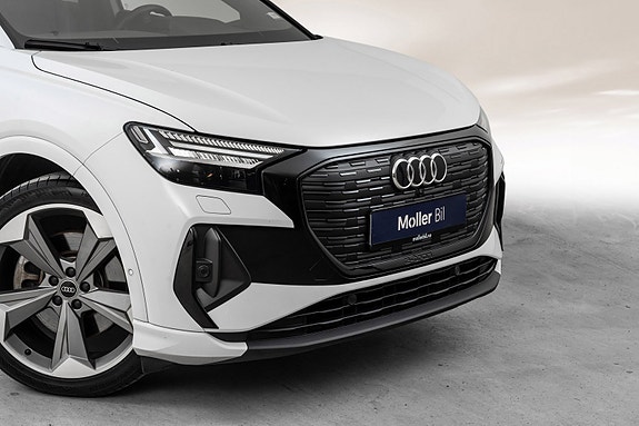Audi Q4 e-tron 3 of 30