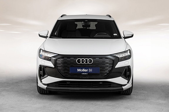 Audi Q4 e-tron 4 of 30